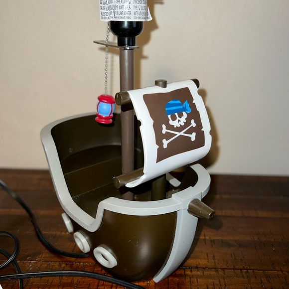 Pirate ship lamp - Picture 3 of 5